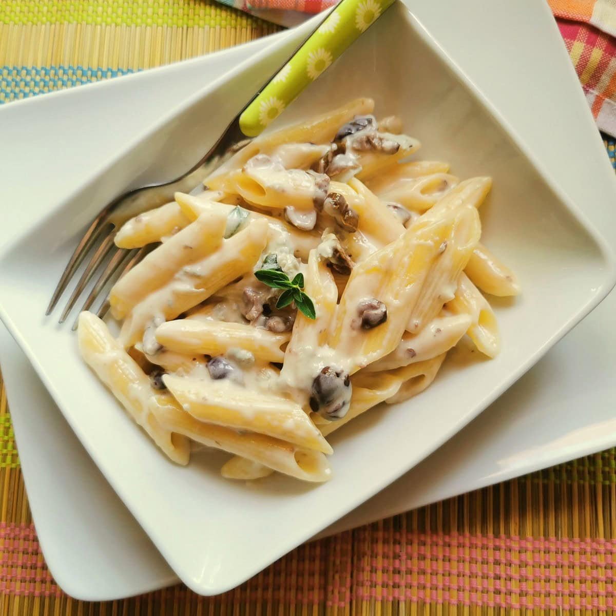 Easy Gorgonzola Pasta with Olives alla Cenere. – The pasta project