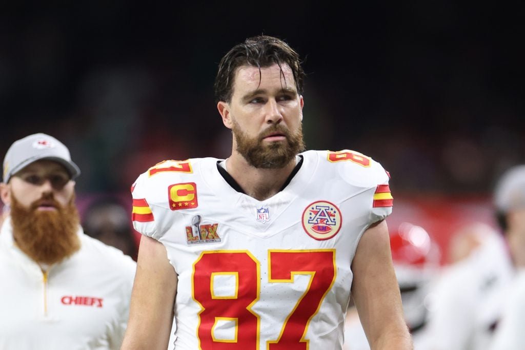 Travis Kelce #87 from Kansas City Chiefs goes off the field at half -time against Philadelphia Eagles under the Super Bowl Lix at Caesar's Superdome on February 9, 2025 in New Orleans, Louisiana.