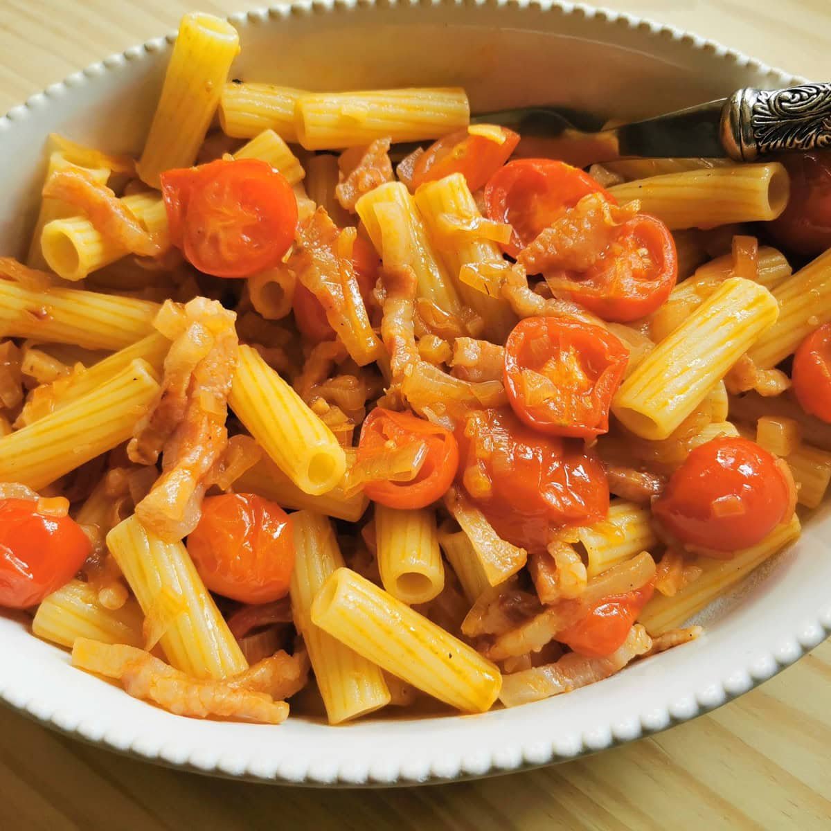 Easy Rigatoni Pasta recipe with shallots and guancial -pasta project