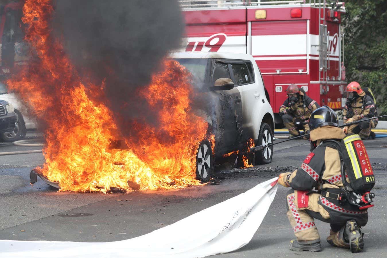 Built -in fire extinguishers can take battery explosions
